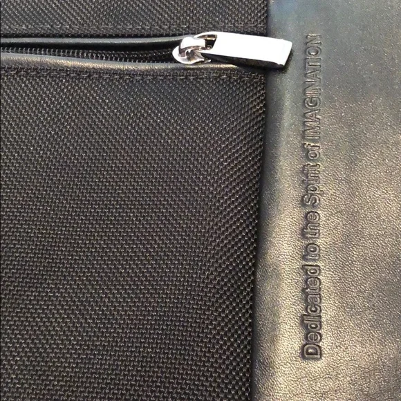 NWOTs tumi LXT Imagination messenger bag